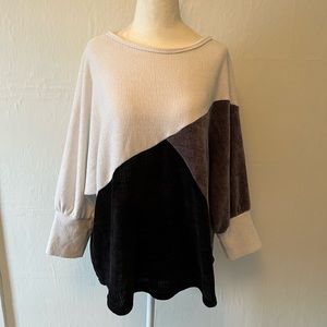 Oversized light sweater shirt